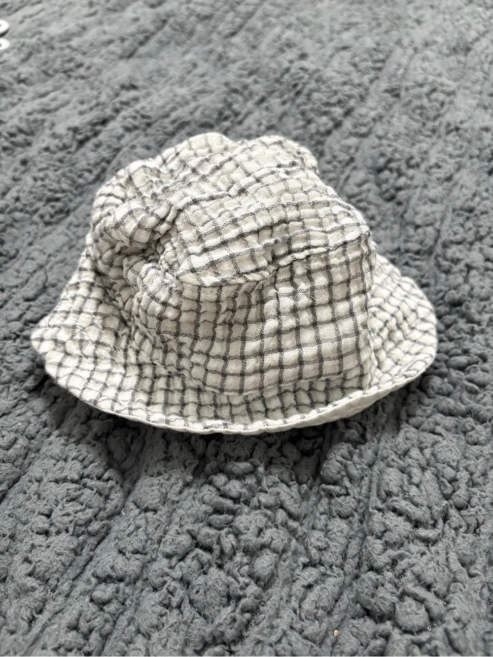 CARTER’S | Beige and Black Grid Bucket Hat